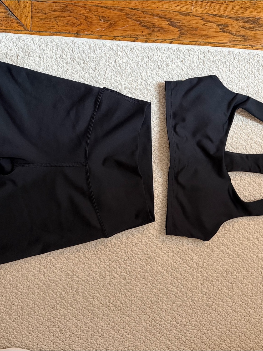 ALO Yoga airlift Black Racerback Sports Bra and High-Waist yoga Shorts Xs - Picture 4 of 7